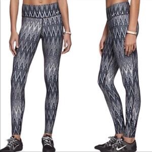 Nike Legend 2.0 Chevron‎ leggings Small